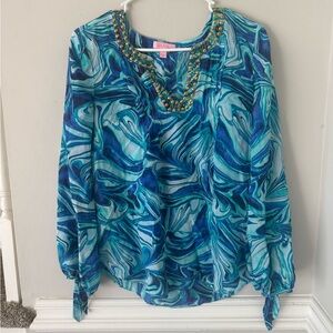 100% silk Lilly Pulitzer blue Patterned Women's Top size small light weight